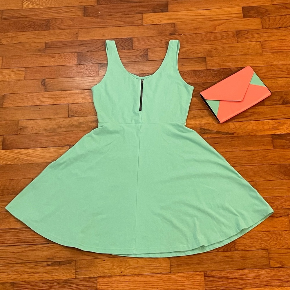 Express Mint Green Dress - Picture 2 of 4
